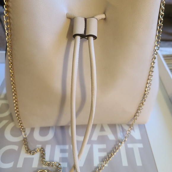 MELIE BIONCO LARGE CROSSBODY W GOLD CHAIN STRAP - Picture 11 of 15